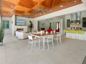 185 North Lake Dr., Naples, FL 34102