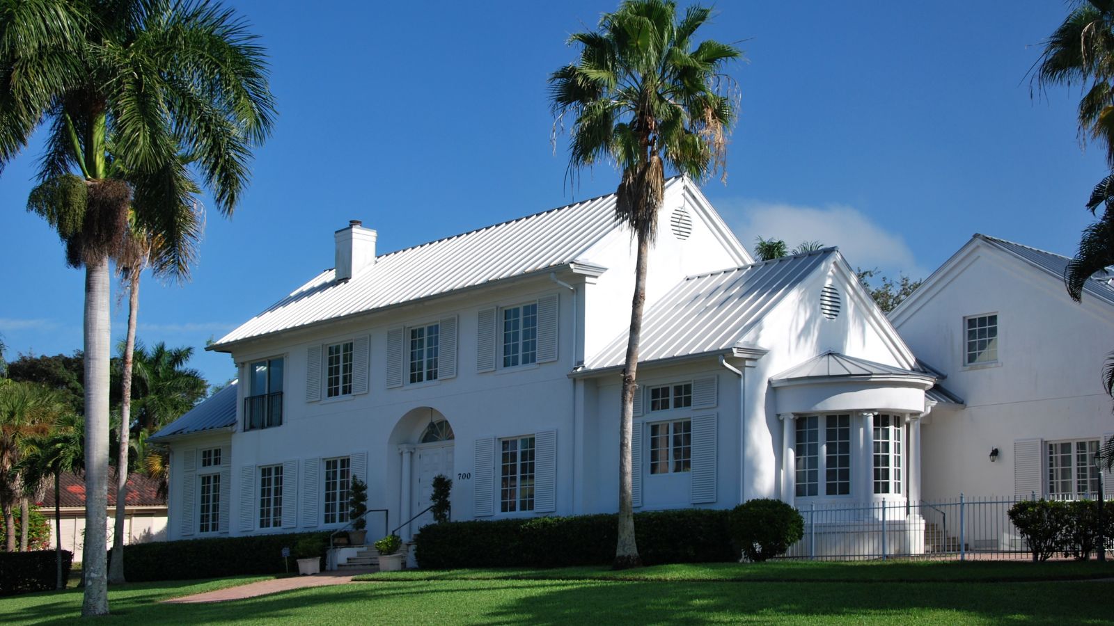 Luxury Home Renovations in Naples: Balancing Historic Character with Modern Amenities