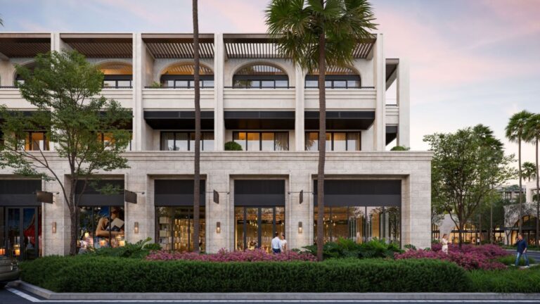 Best Neighborhoods in Naples for Walkability and Upscale Amenities