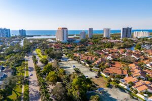 Peak Season vs. Off-Season: When Is the Best Time to Buy or Sell in Naples?