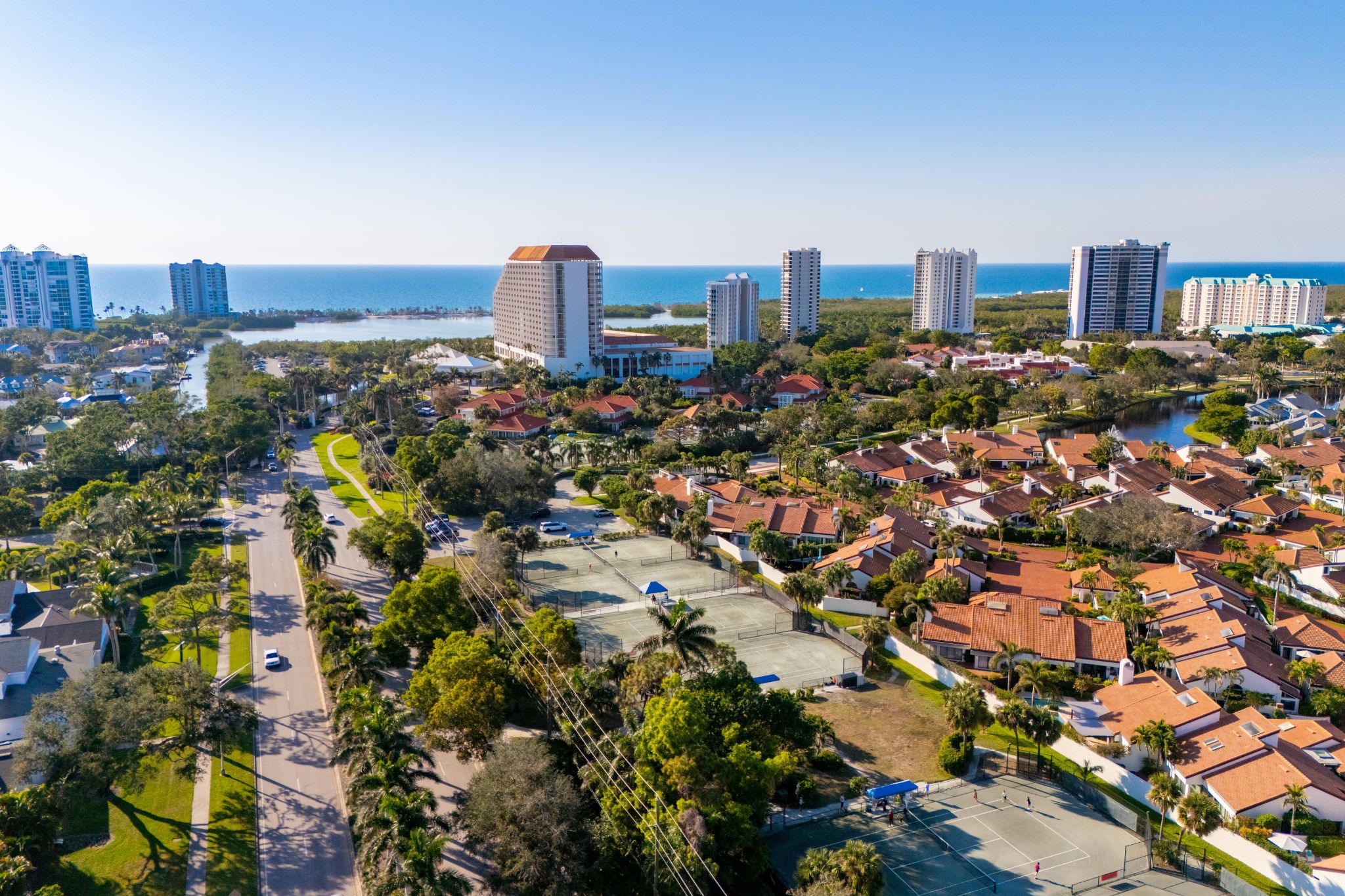 Peak Season vs. Off-Season: When Is the Best Time to Buy or Sell in Naples?