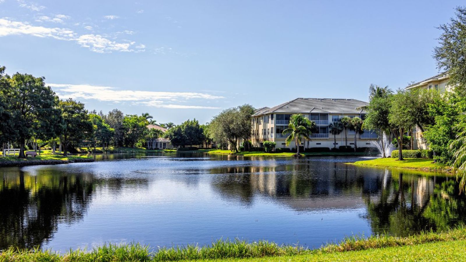 Old Naples vs. Pelican Bay: Which Neighborhood Fits Your Lifestyle?